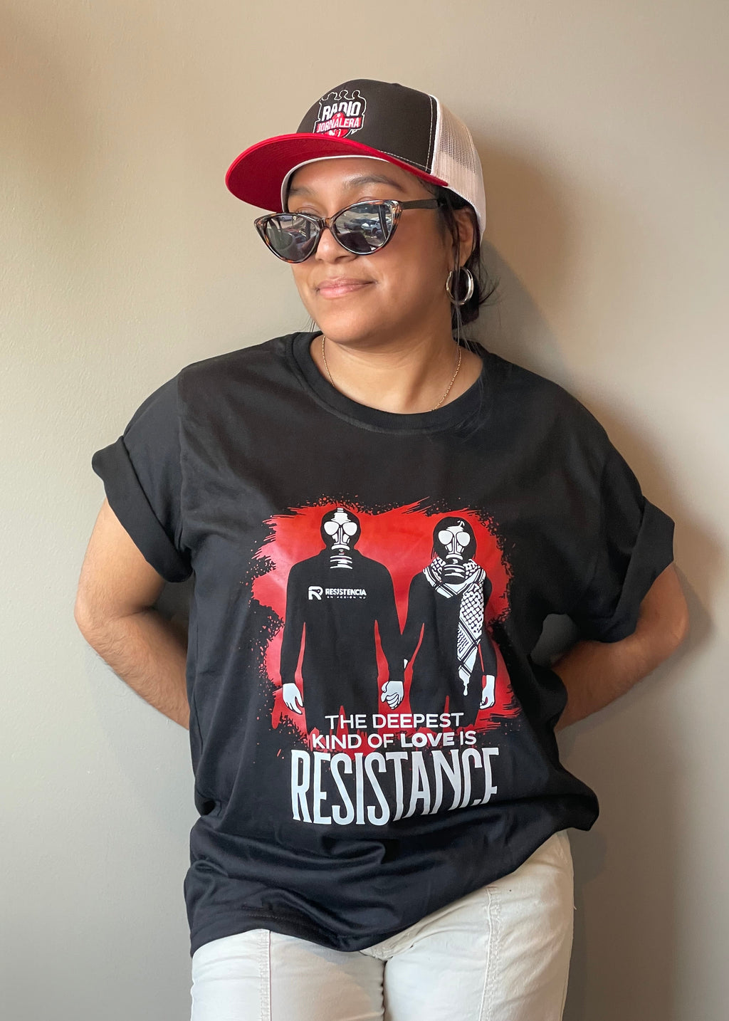 El tipo de amor más profundo es la resistencia - Camiseta