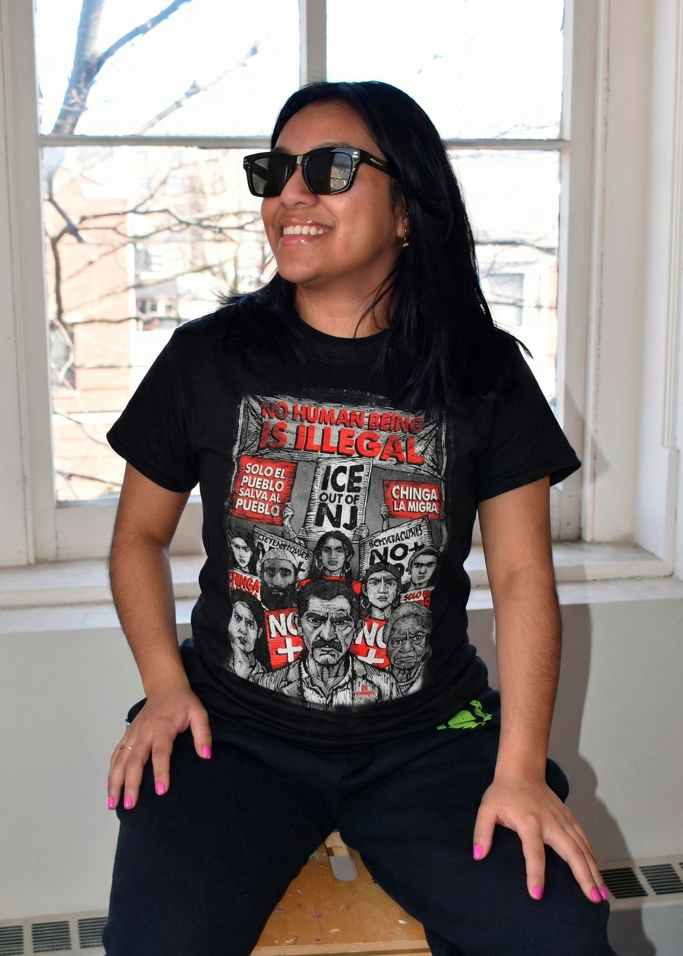 No Human Being is Illegal - Shirt (Black)